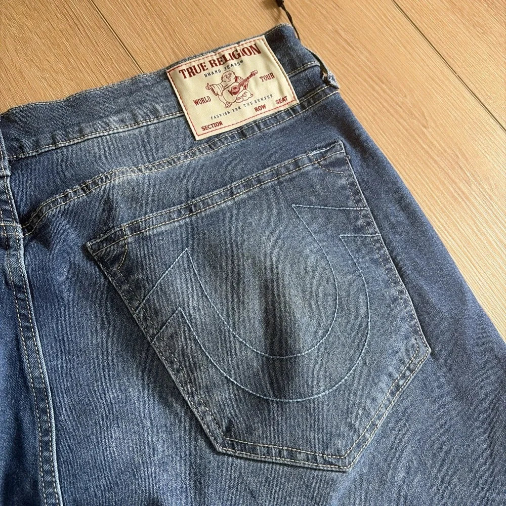 True Religion Bobby Applique Relaxed Baggy Jeans Size 36 Medium Blaze Wash NWT